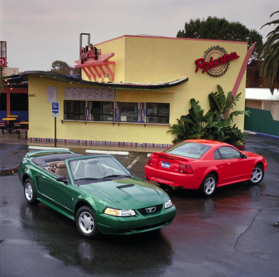  Ford Mustang 1999 года  (фото 3 из 60)